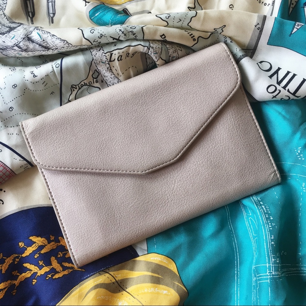 Mochi Things Tripping Pop Wallet, Tan